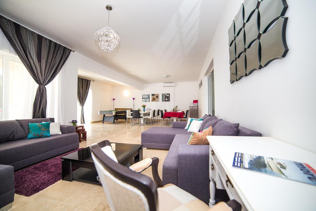 Holiday Home White House Podstrana Luaran gambar