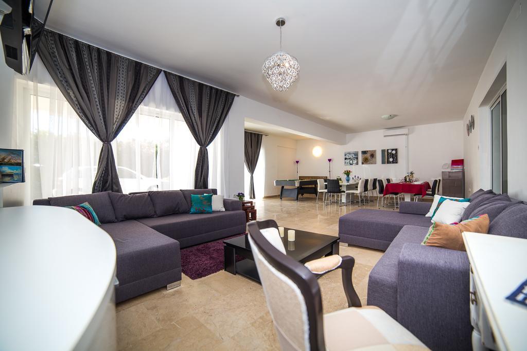 Holiday Home White House Podstrana Luaran gambar