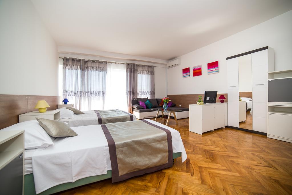 Holiday Home White House Podstrana Luaran gambar