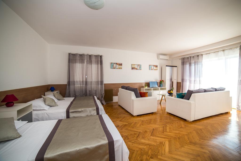 Holiday Home White House Podstrana Luaran gambar