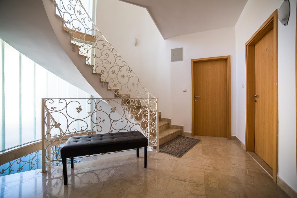 Holiday Home White House Podstrana Luaran gambar