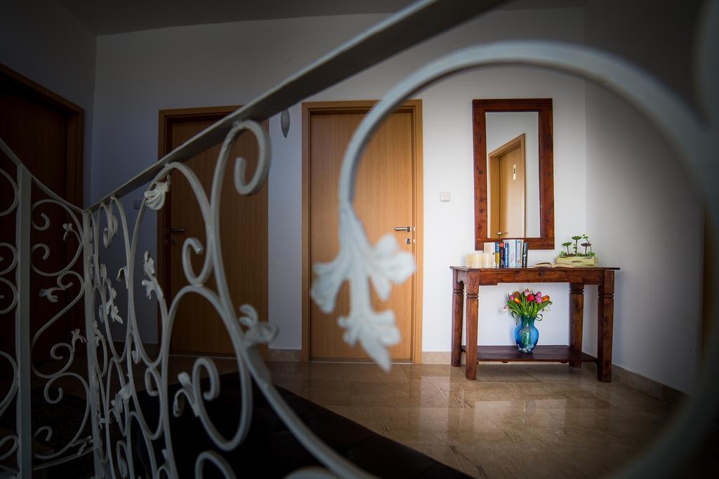 Holiday Home White House Podstrana Luaran gambar